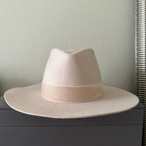 Lack of color nude hat